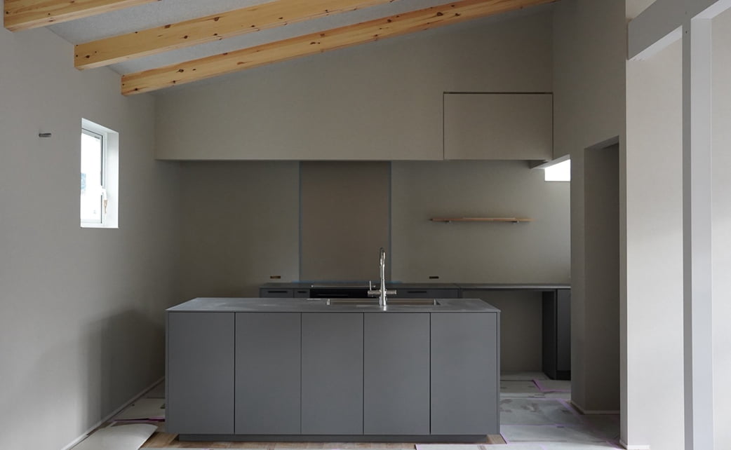 シンプルなグレー×ホワイトの塗り壁