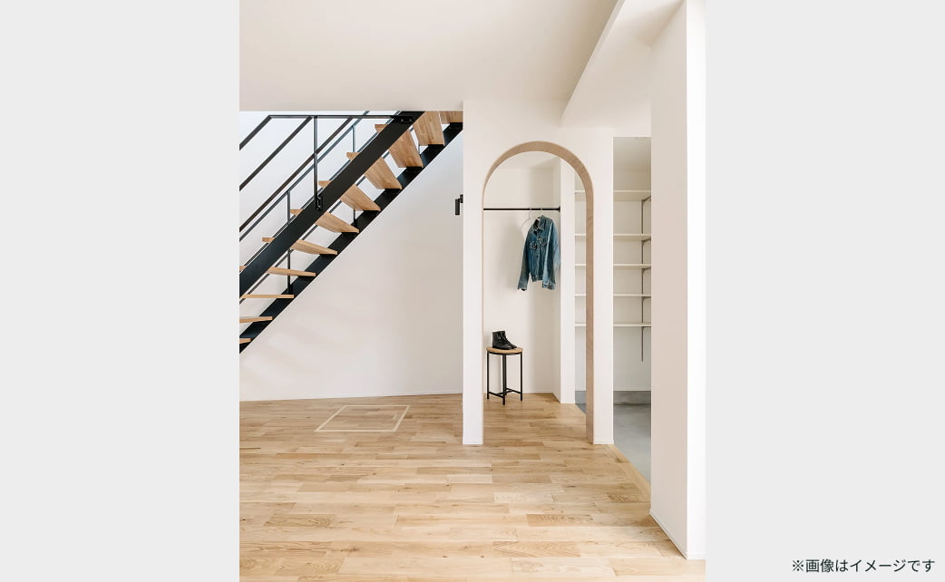 玄関収納のポイントになるアール壁