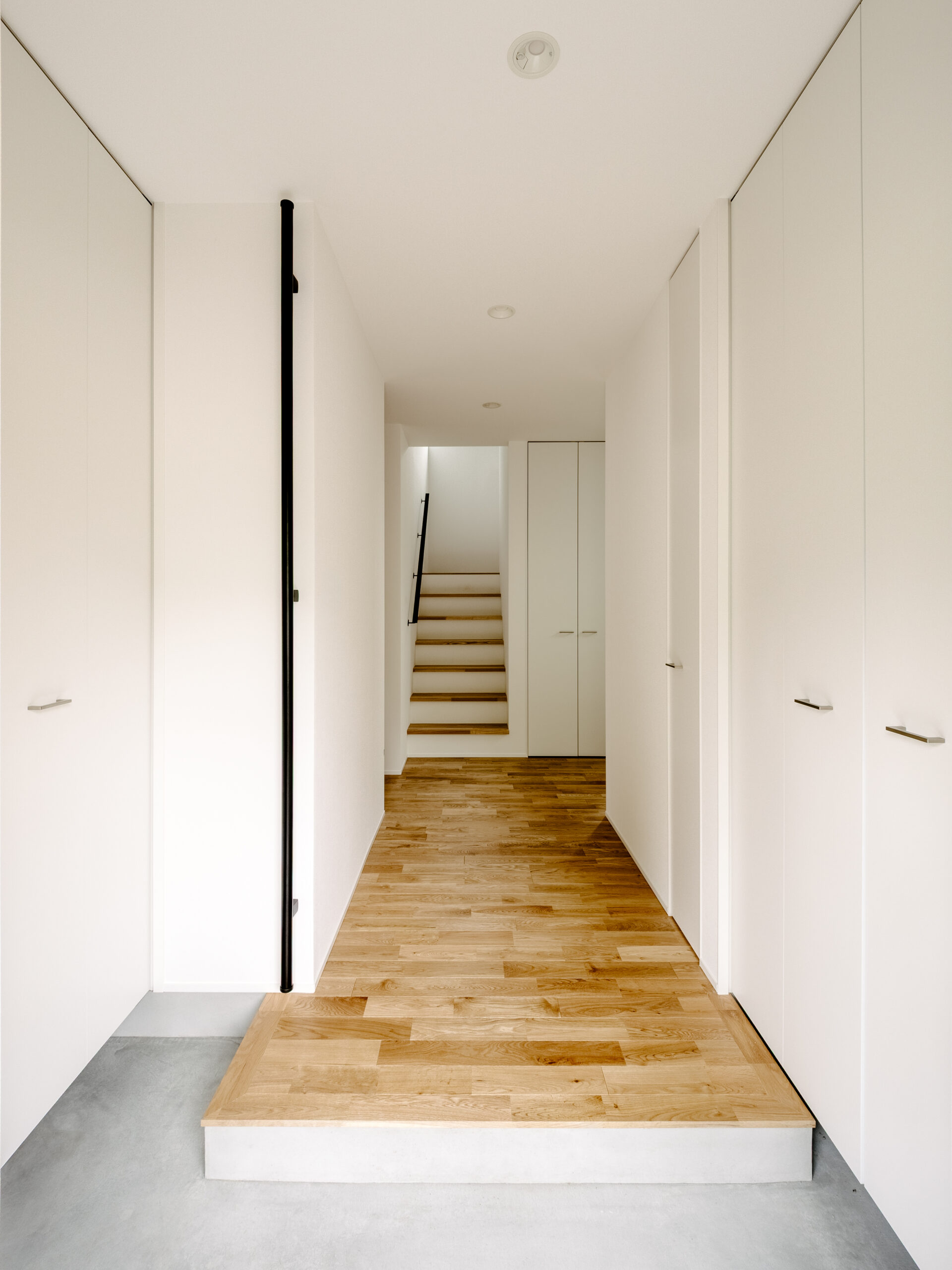 大人のためのアトリエ付き3階建て2世帯住宅 / 東大阪市東石切町