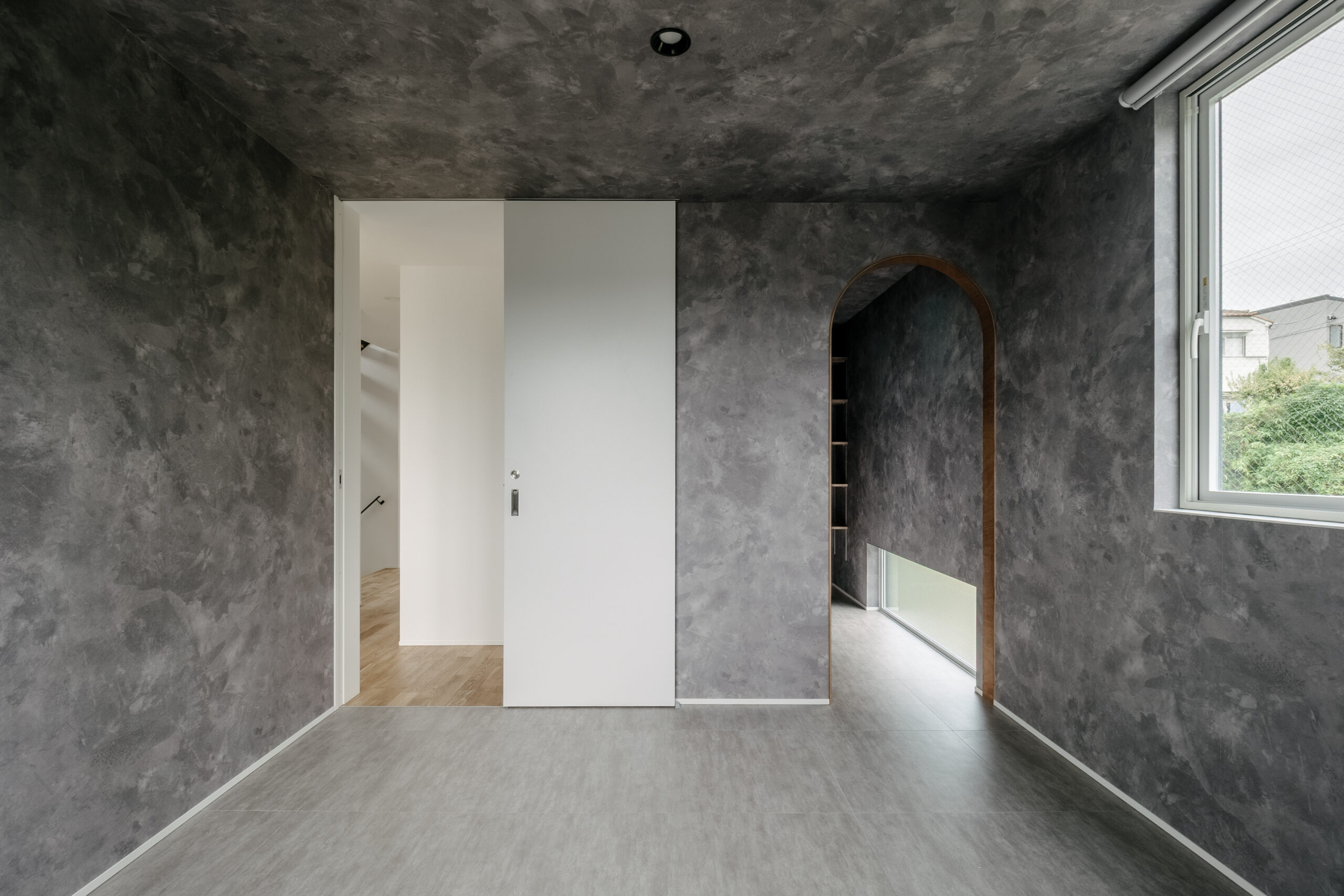 大人のためのアトリエ付き3階建て2世帯住宅 / 東大阪市東石切町