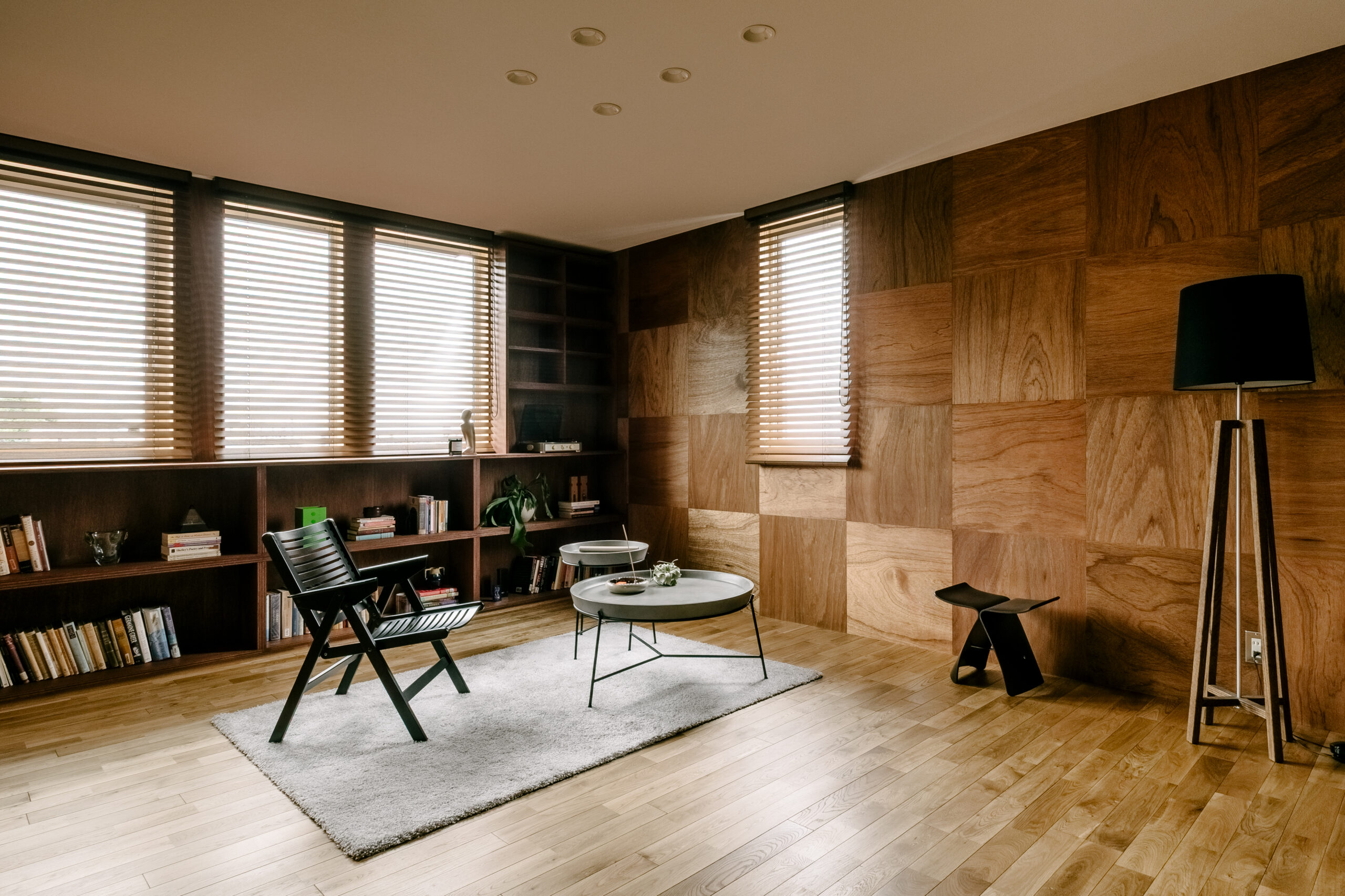 大人のためのアトリエ付き3階建て2世帯住宅 / 東大阪市東石切町