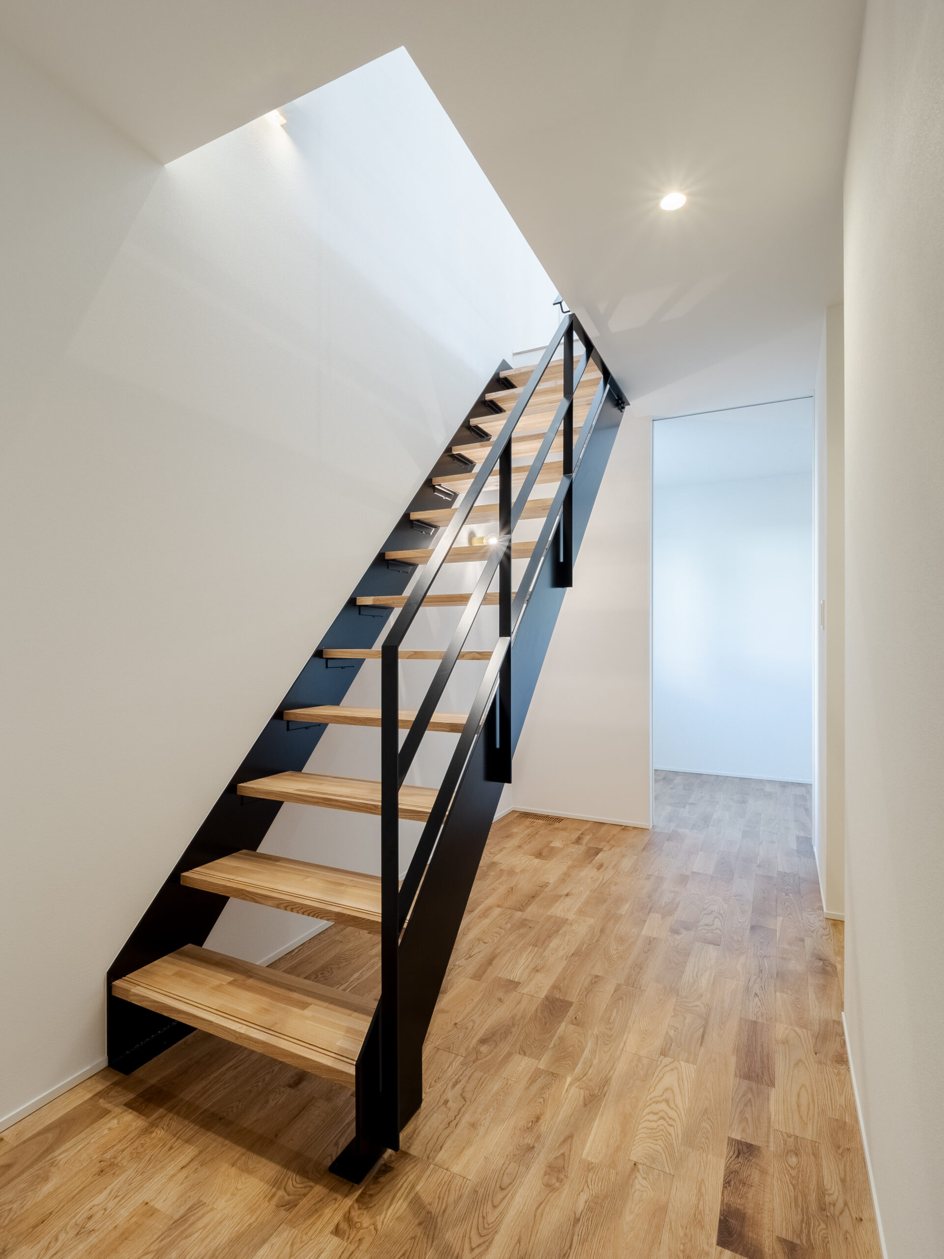 角地に建つ自然光が美しい2階リビングの家 / 奈良県奈良市東之阪町