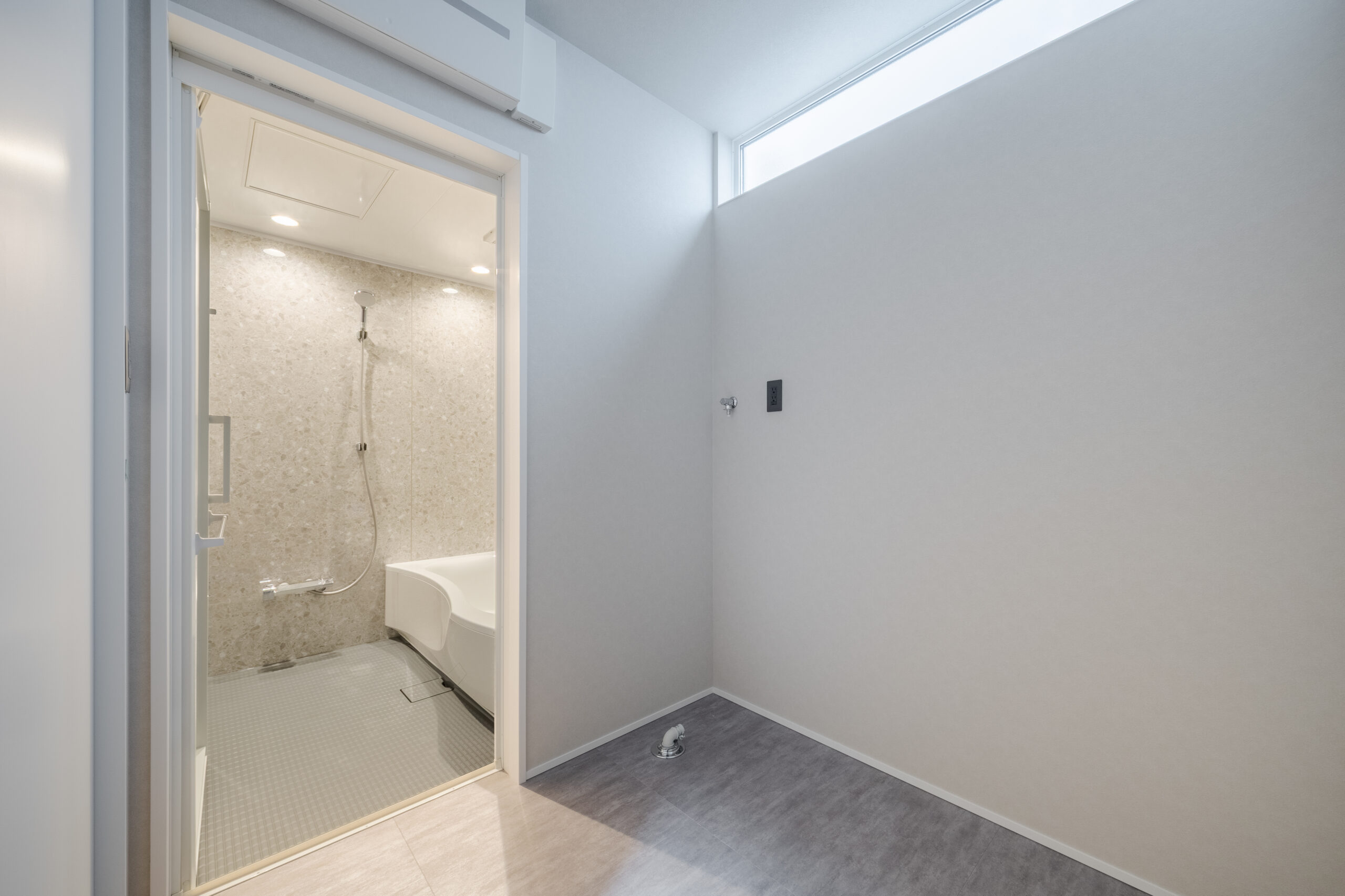 梁のみえる勾配天井の家 / 交野市私部西