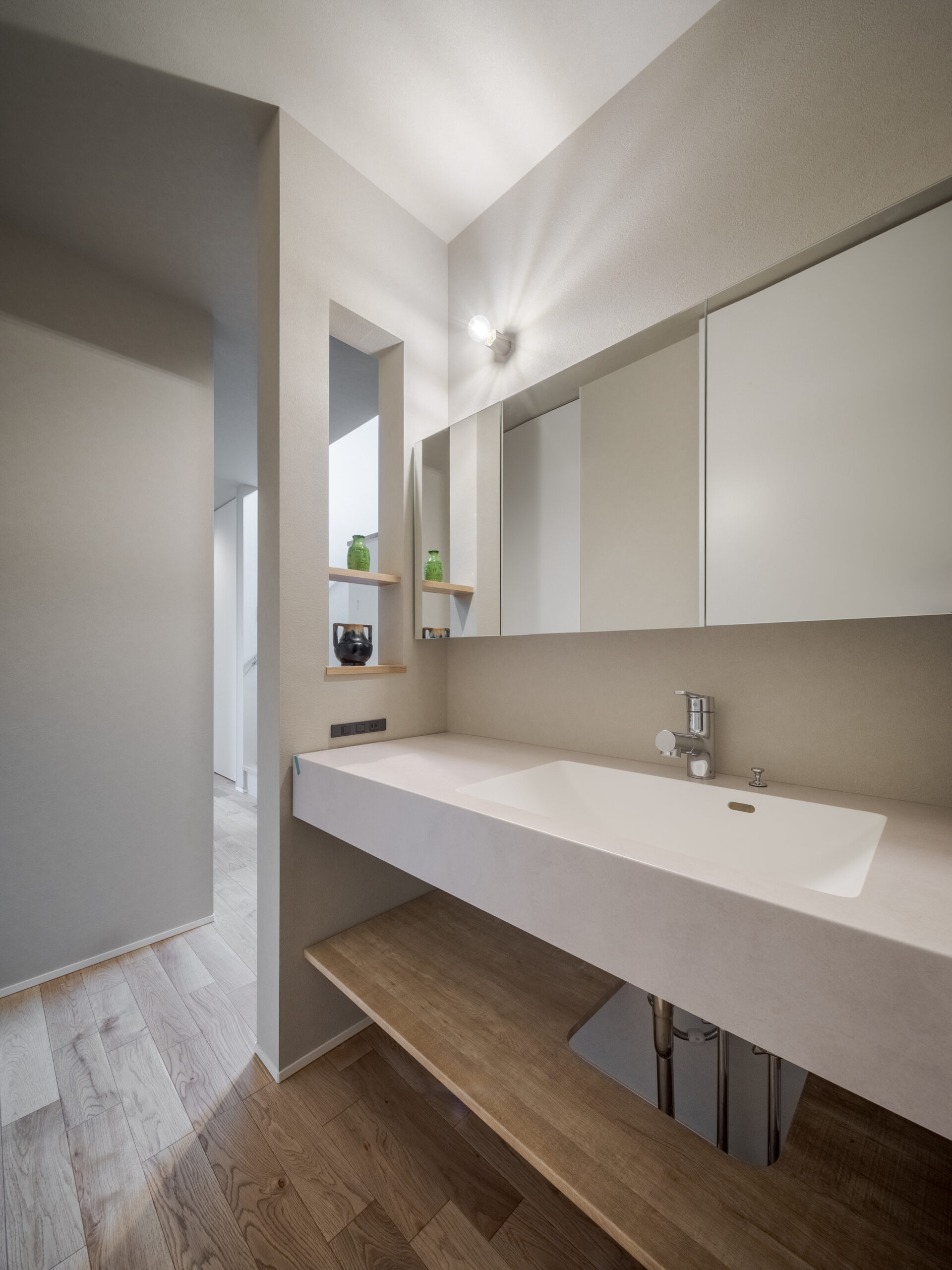 梁のみえる勾配天井の家 / 交野市私部西