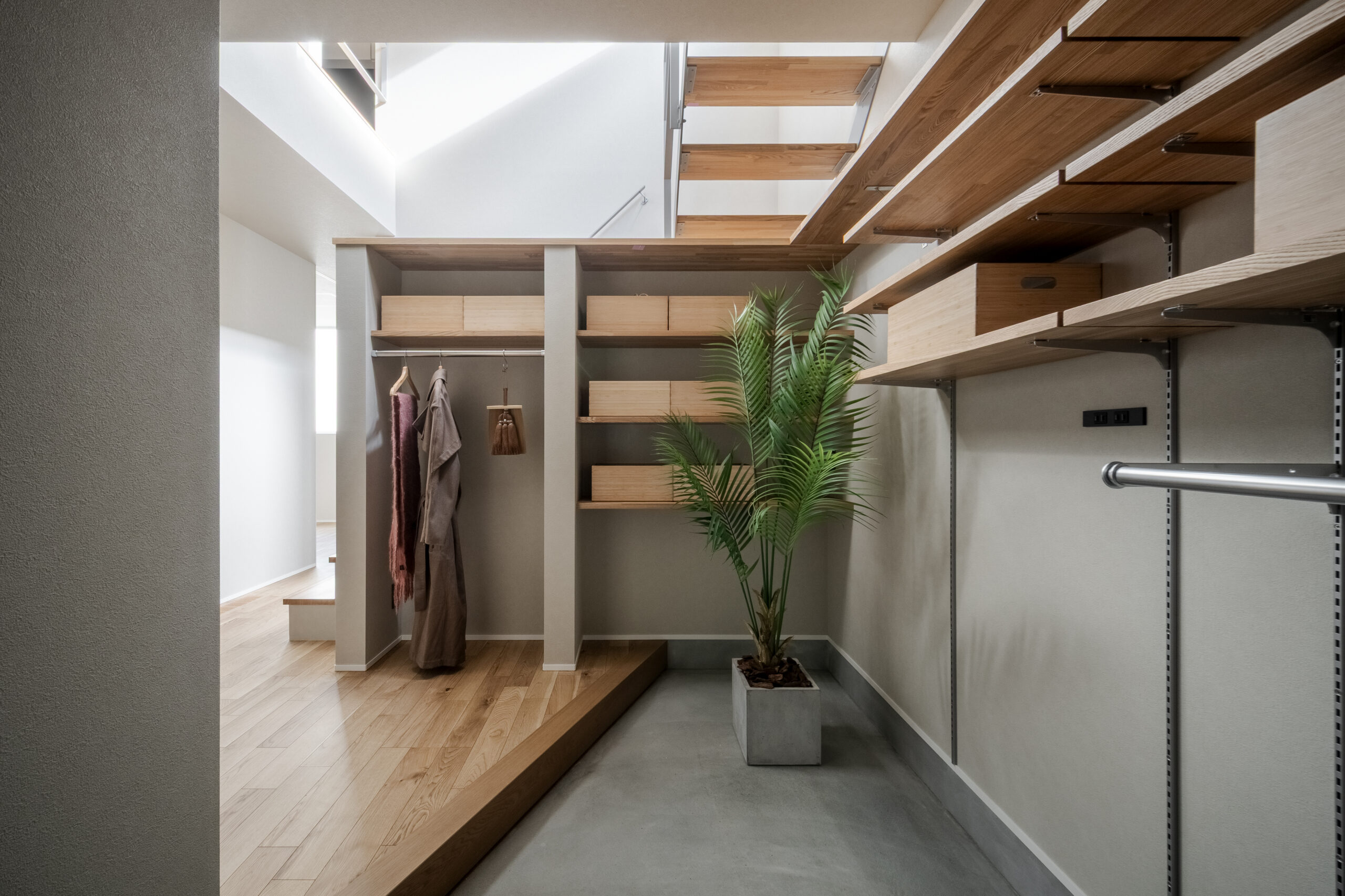 梁のみえる勾配天井の家 / 交野市私部西