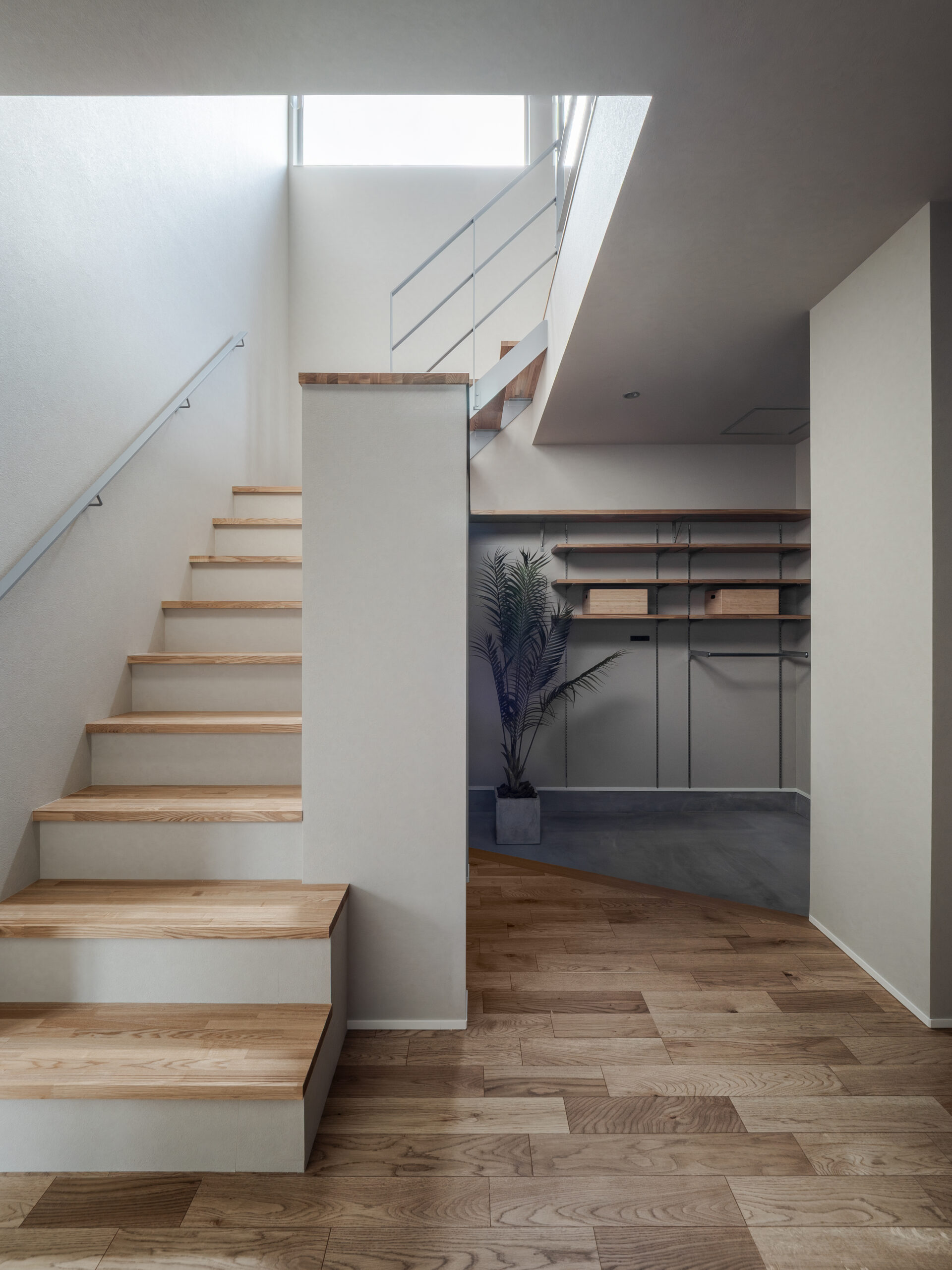 梁のみえる勾配天井の家 / 交野市私部西