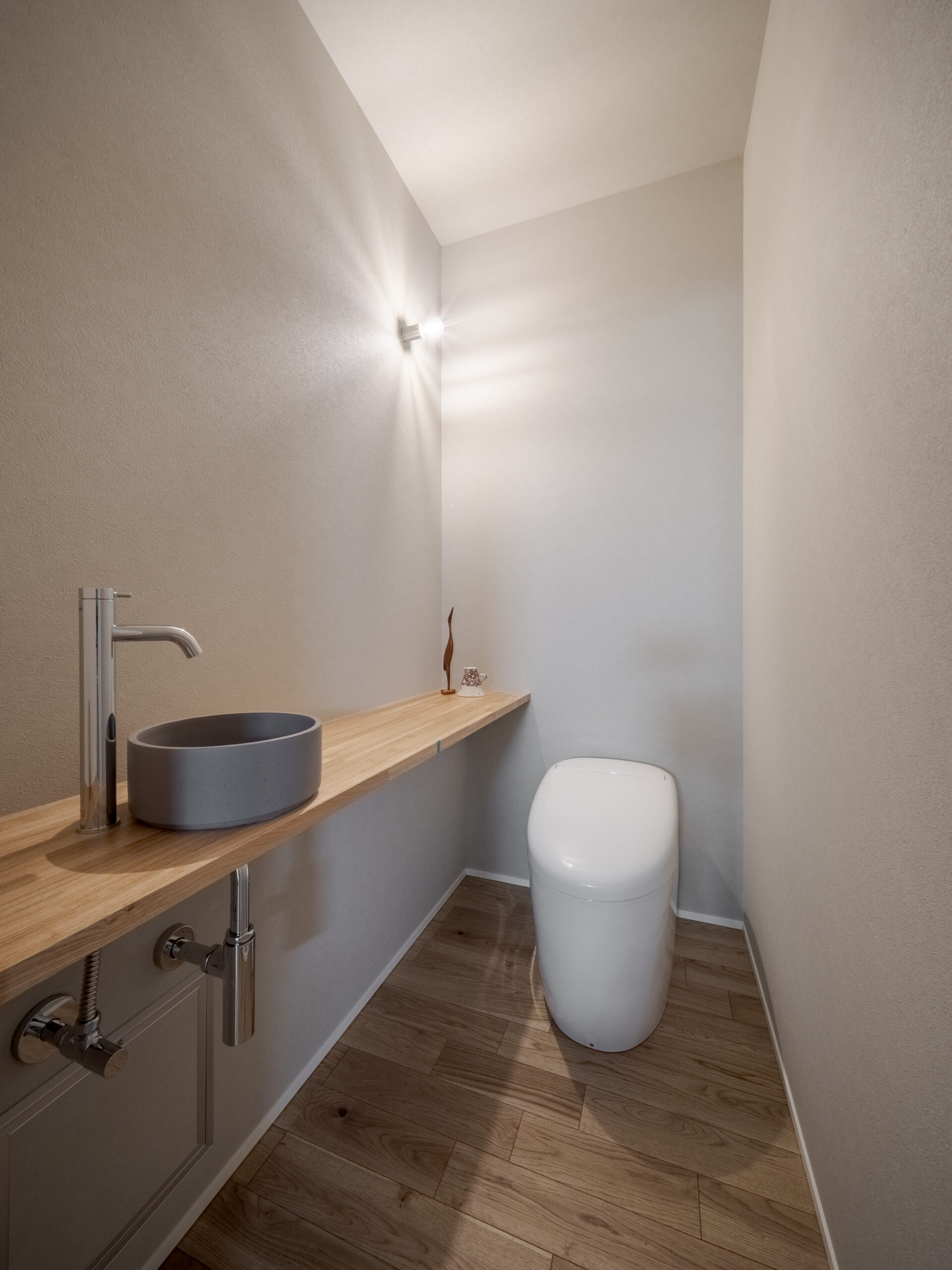 梁のみえる勾配天井の家 / 交野市私部西