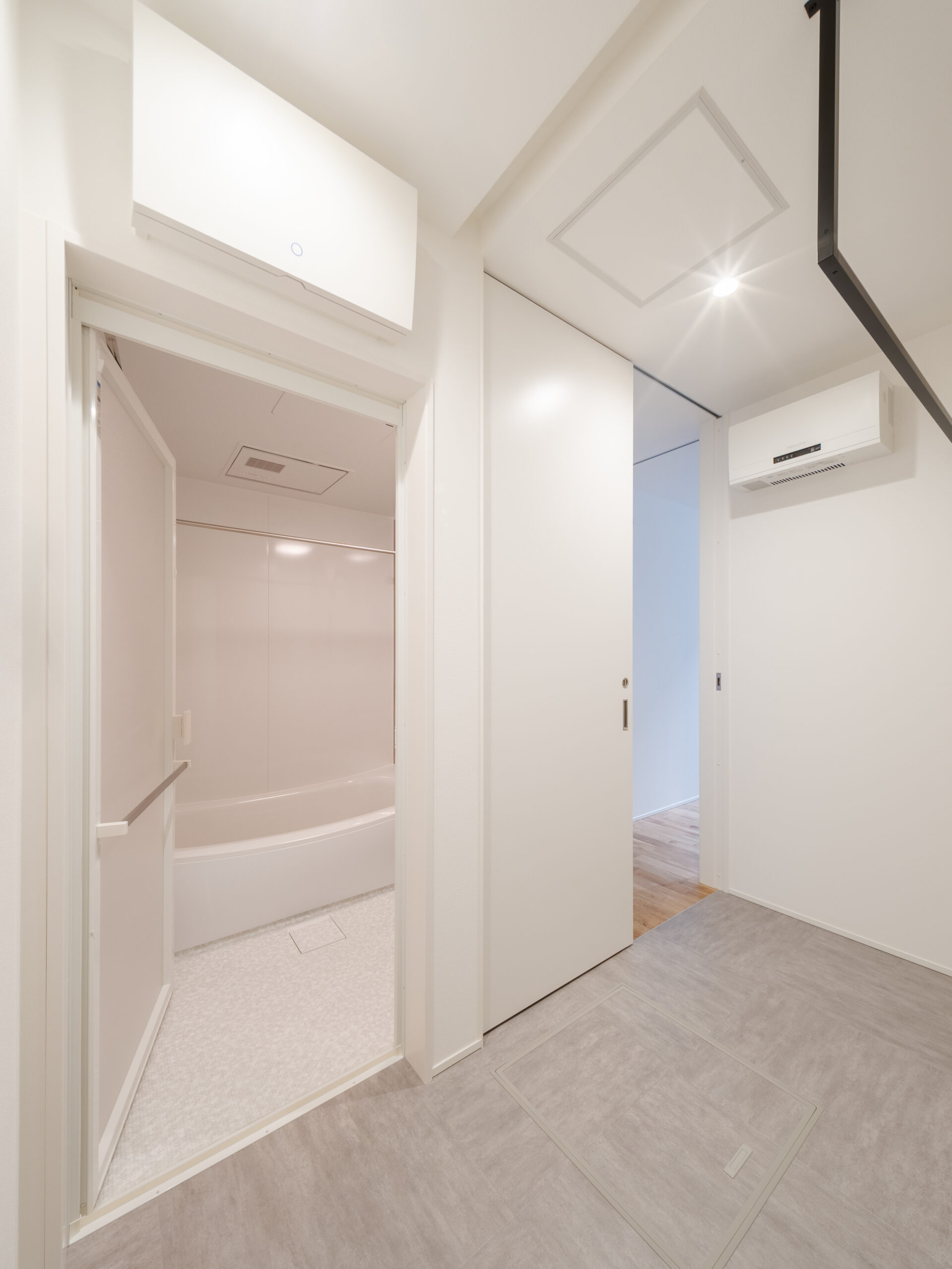 アール天井とつながる2階リビングの家 / 大阪市東成区