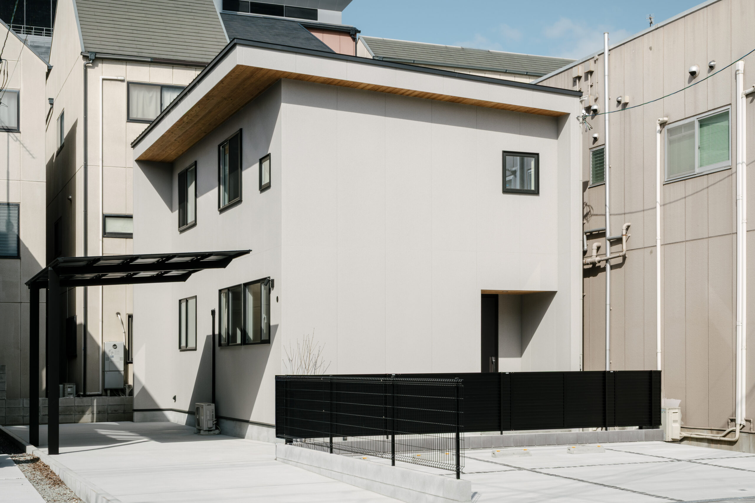 アール天井とつながる2階リビングの家 / 大阪市東成区