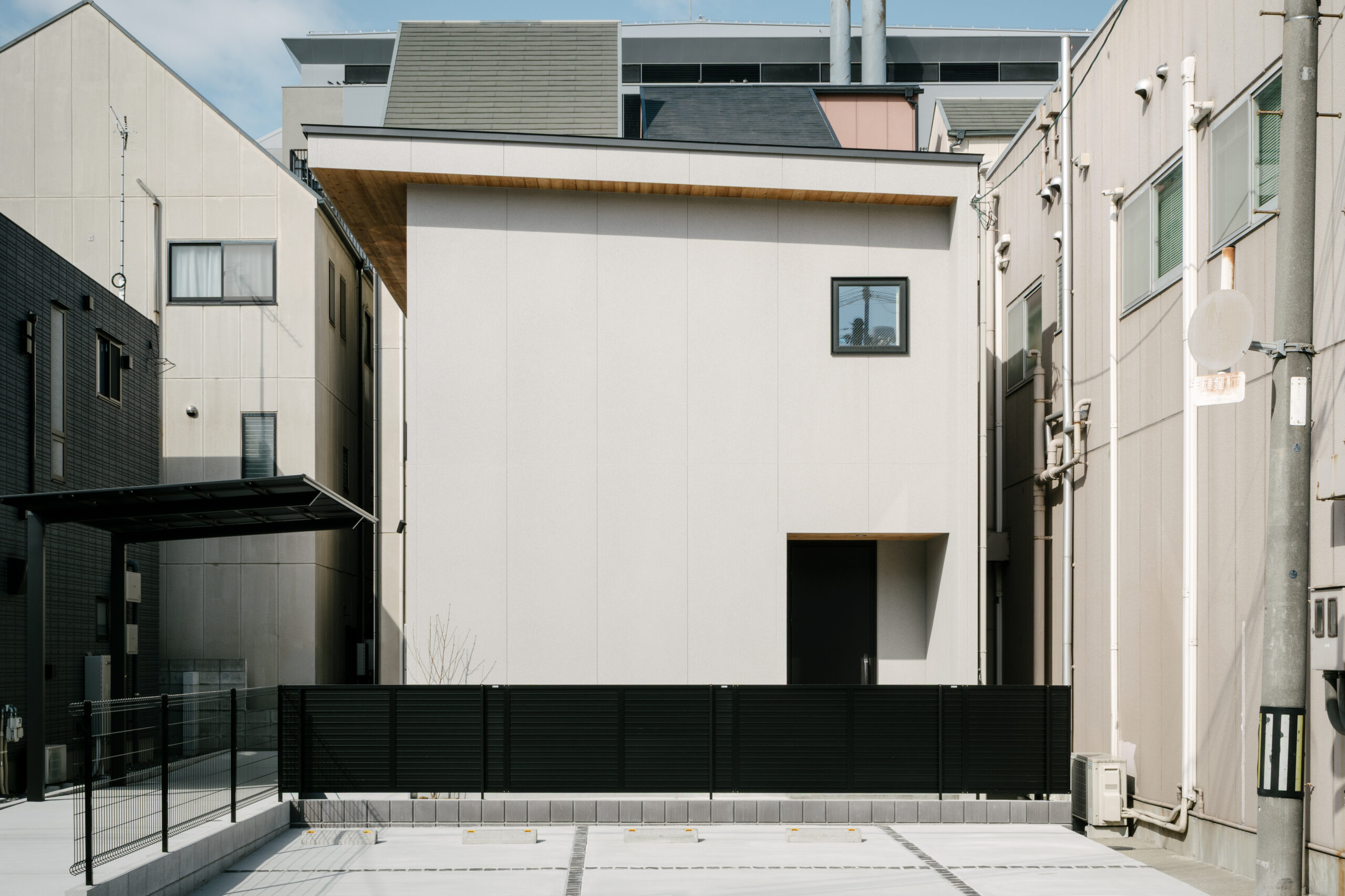 アール天井とつながる2階リビングの家 / 大阪市東成区