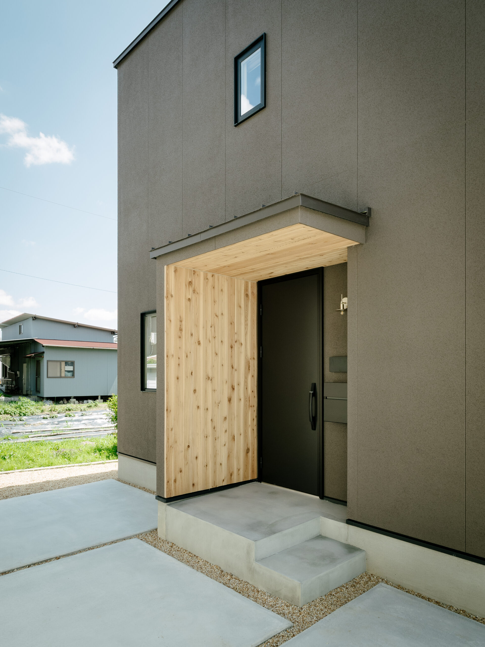 緑を望むリビングとサウナテラスのある家 / 奈良県生駒市小平尾町